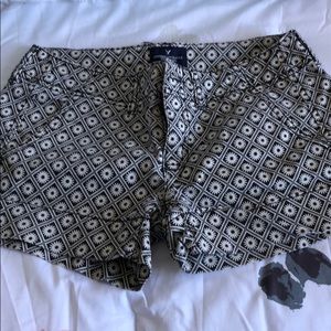 AEO black and white pattern shorty shorts